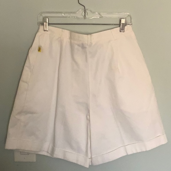 LADIES WHITE SHORTS CABINET CREEK SIZE 14 - Picture 2 of 6
